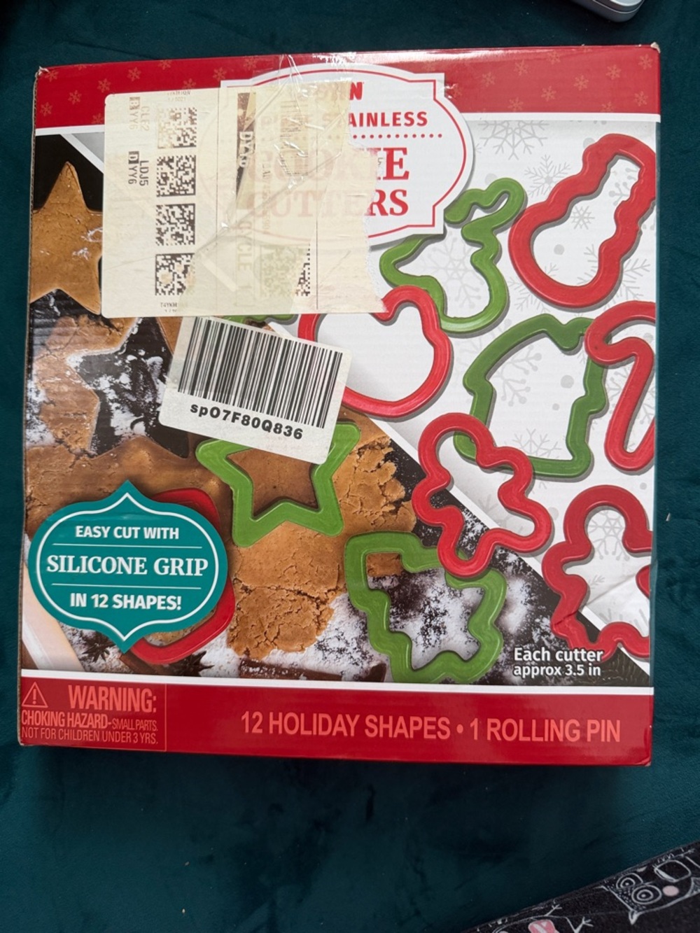 Holiday Cookie Cutters Set with Silicone Grip — Red & Green